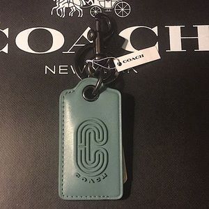 (UNISEX) COACH BOTTLE OPENER KEY FOB / KEYCHAIN